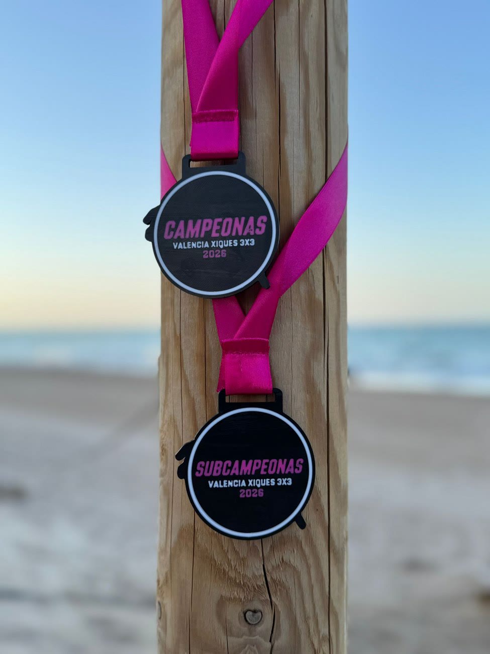 Medallas de campeonas y subcampeonas del València Xiques 3x3
