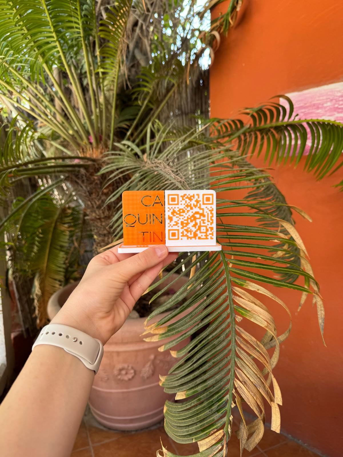 Carta QR con NFC personalizada para Ca Quin Tin